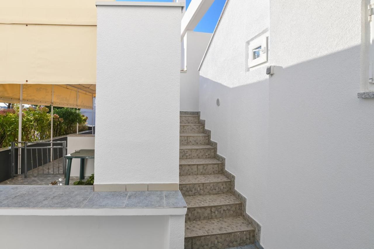 Apartment Center Ana Novalja Exterior photo