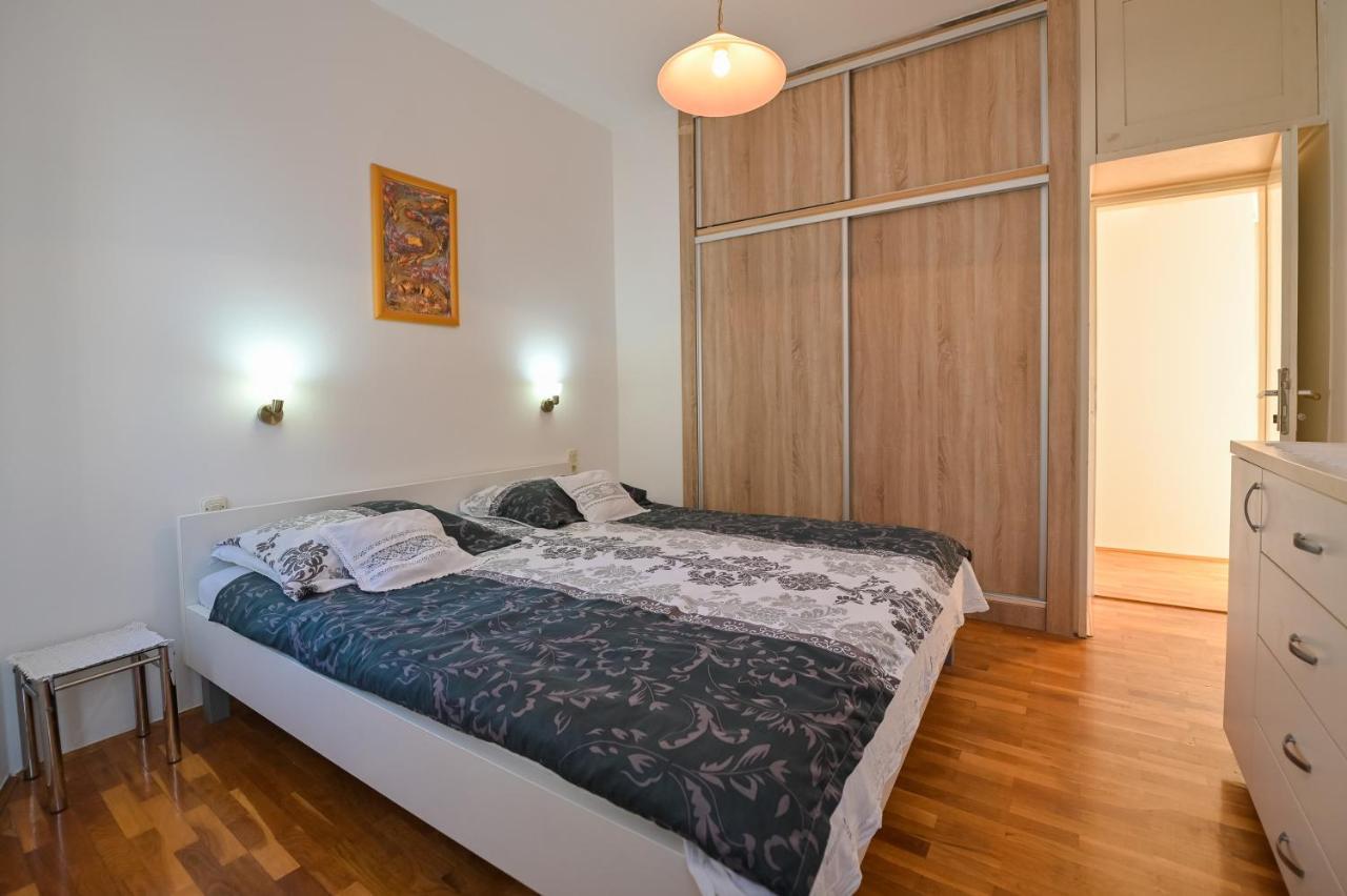 Apartment Center Ana Novalja Exterior photo